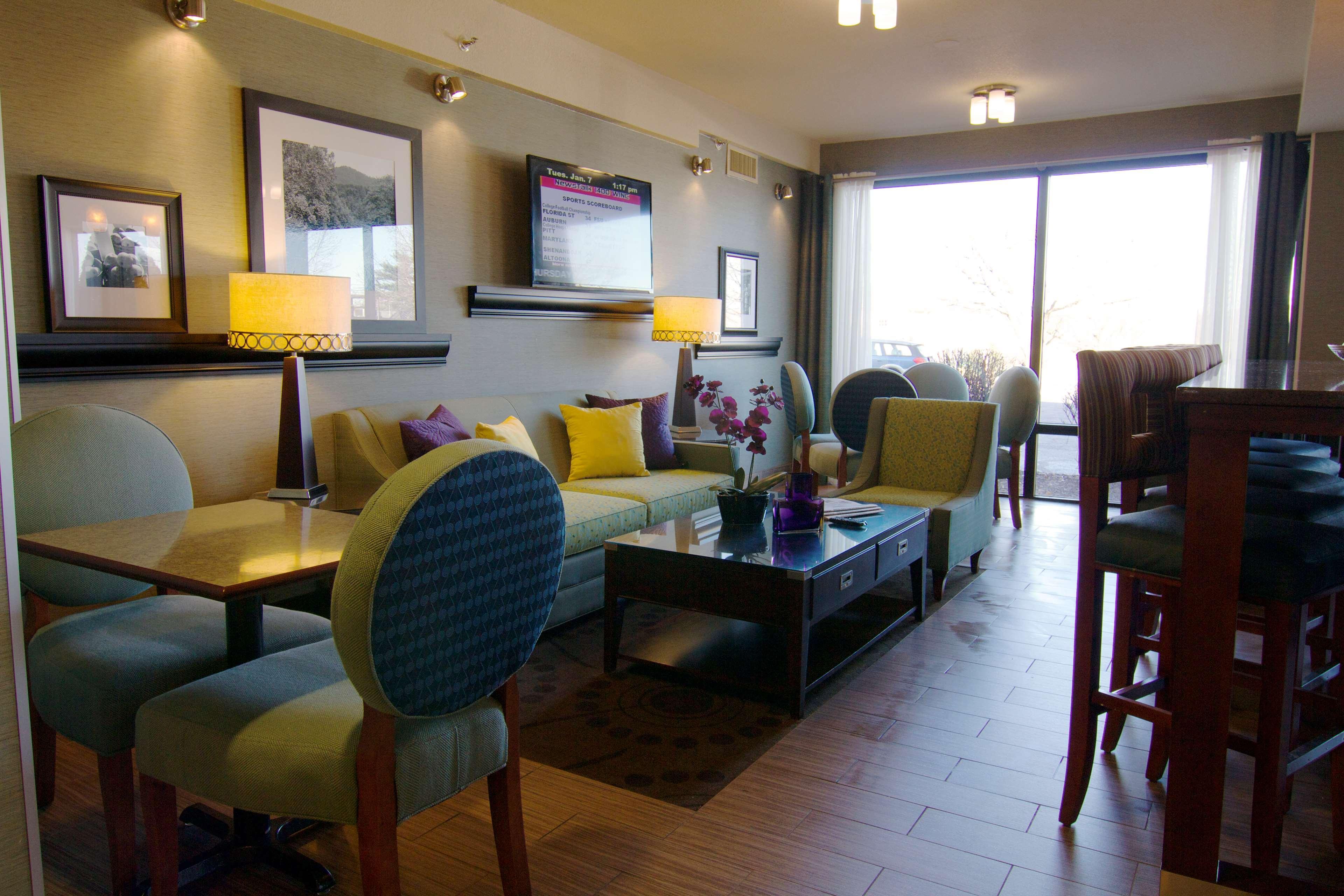 Hampton Inn Winchester-University/ Mall Zewnętrze zdjęcie