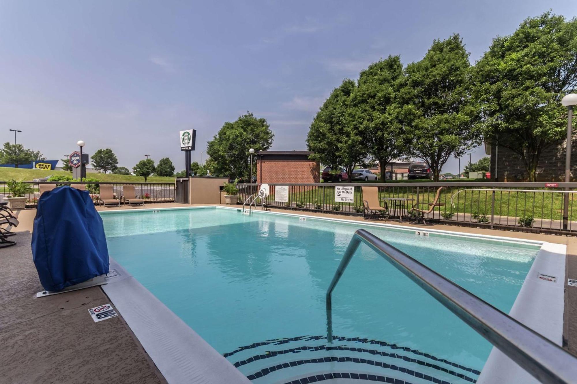 Hampton Inn Winchester-University/ Mall Zewnętrze zdjęcie